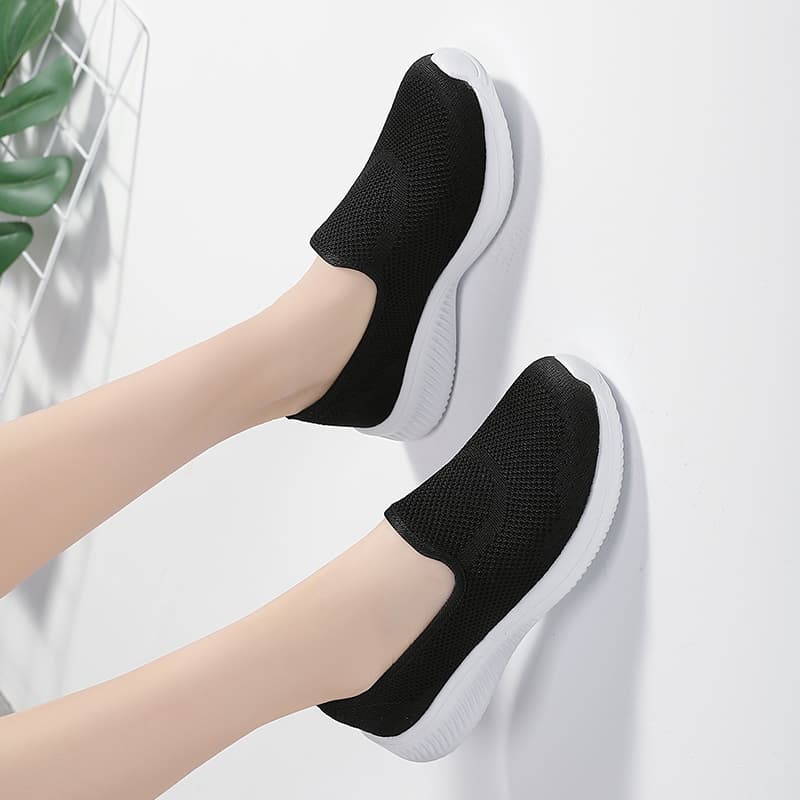 スリッポン　メンズ 黒メッシュ軽量スリッポン厚底