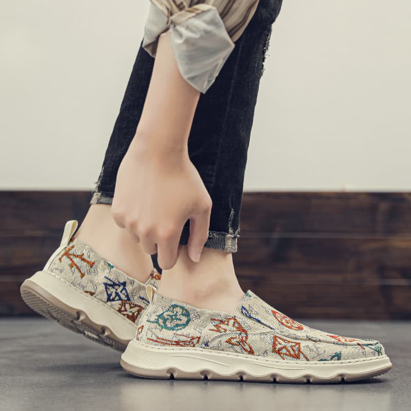 スリッポン　メンズ 民族柄刺繍スリッポン メンズドライビングシューズ